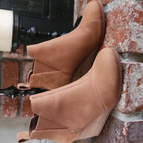 Toms Brown Camel Ankle Booties - Picture 1 of 13